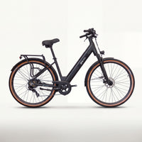 E-bike Venere nera con portapacchi posteriore